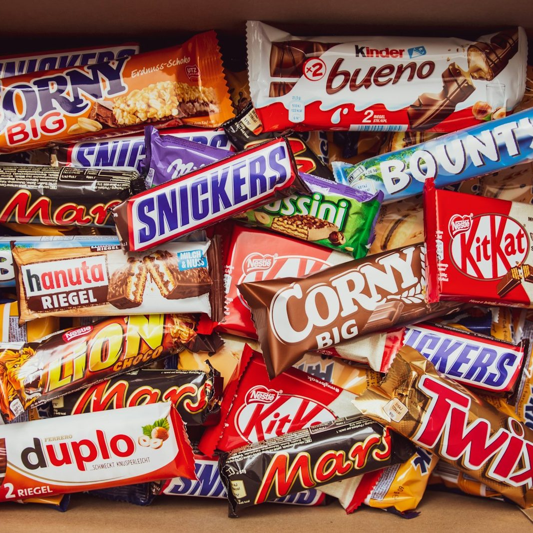 Photo by Denny Müller orange and red plastic pack